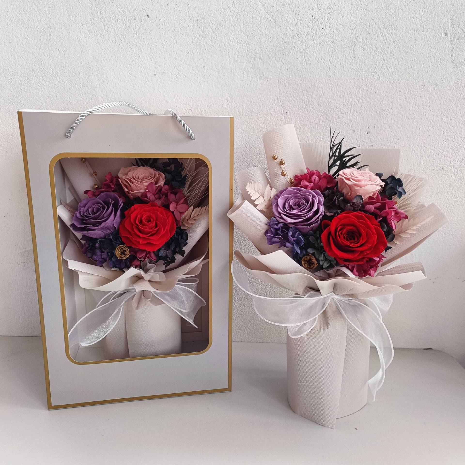 KC-B-001 Preserved red roses bouquet